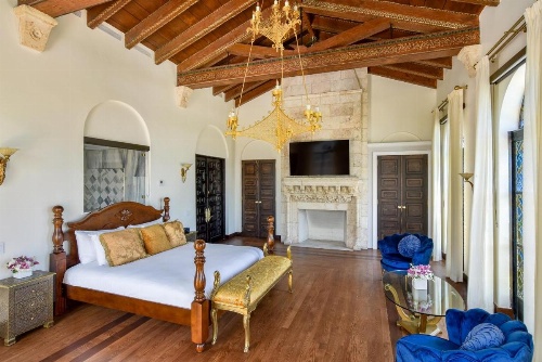 The Villa Casa Casuarina image 13